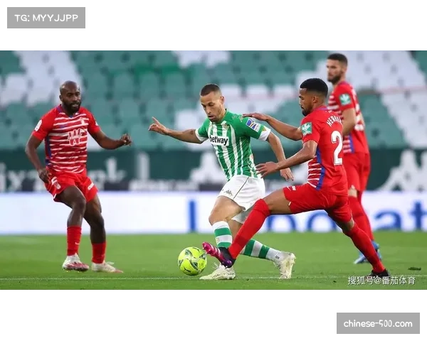 门将埃斯特韦斯高接低挡 成格拉纳达女足后防关键人物